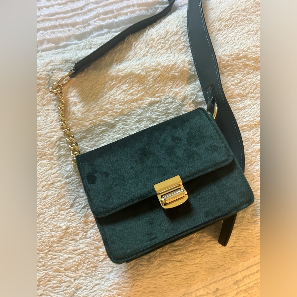 TOPSHOP mini green bag. 🤍